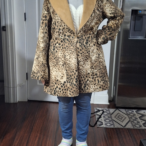 Coldwater Creek Woman’s Snow Leopard Coat Size xl, brand new tag still attached, - Picture 8 of 8